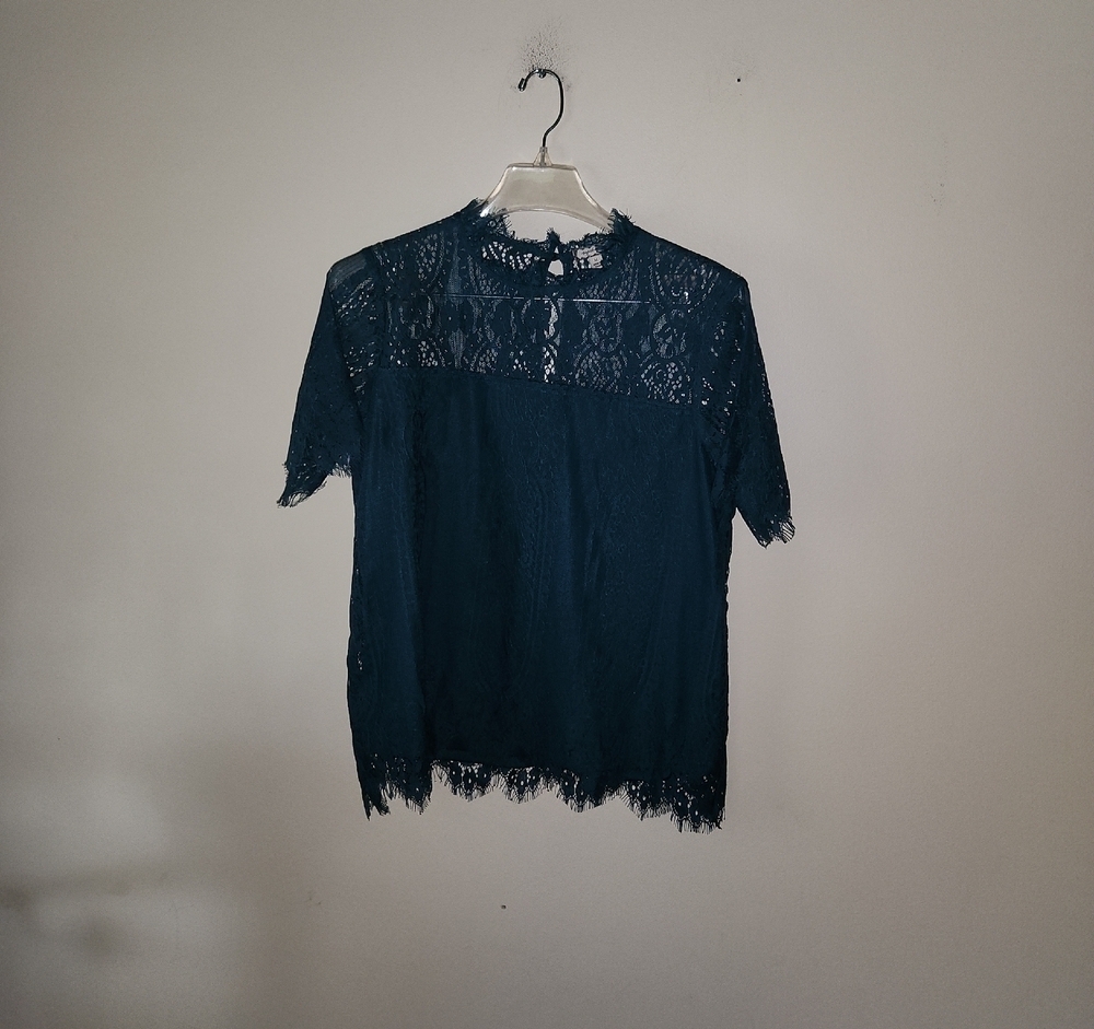 Eyeshadow Women's Lace Top